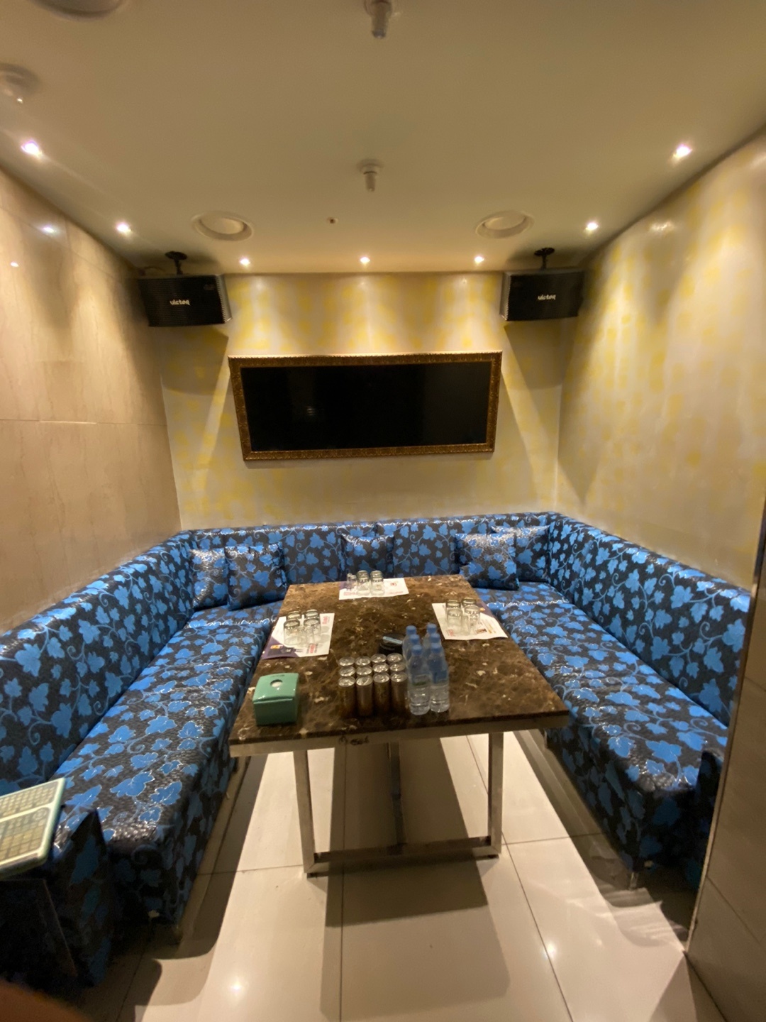 강남 플레이 셔츠룸 이미지