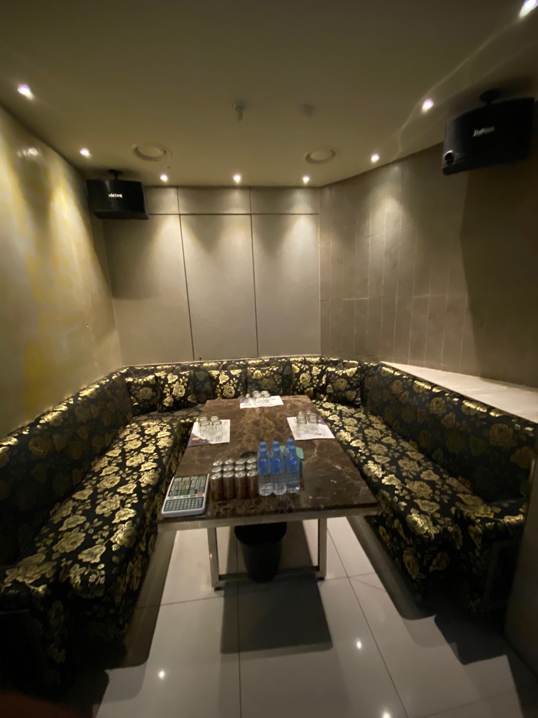 강남 플레이 셔츠룸 이미지