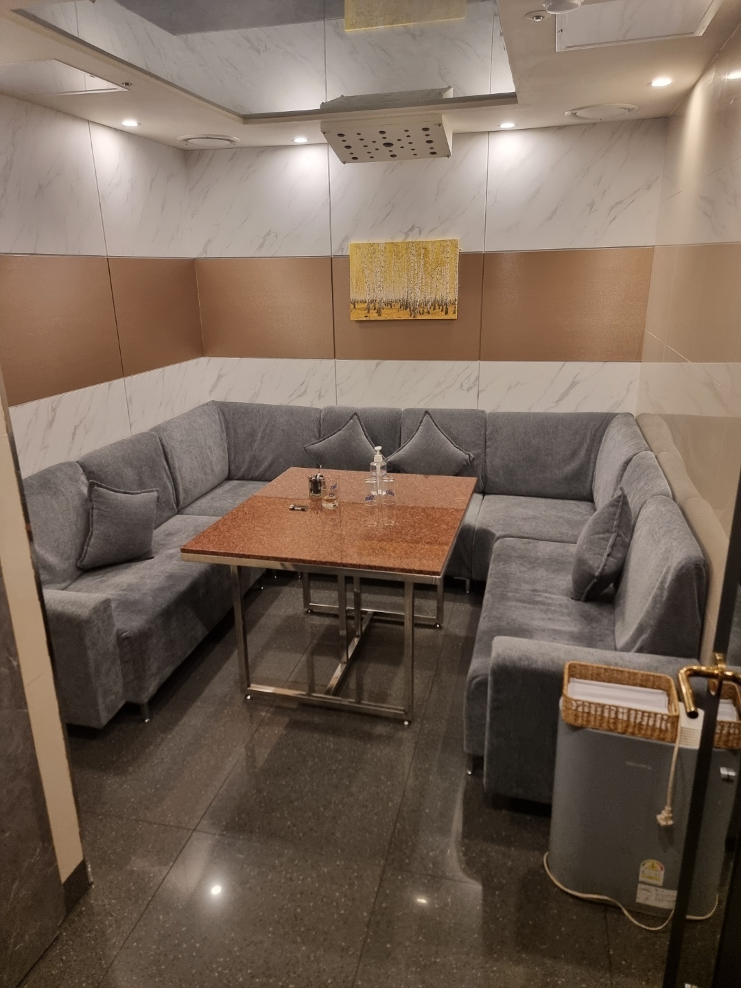 강남 유니크 쩜오 이미지